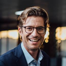 巴菲特投资联合健康(UNH.US)推动道指创历史新高